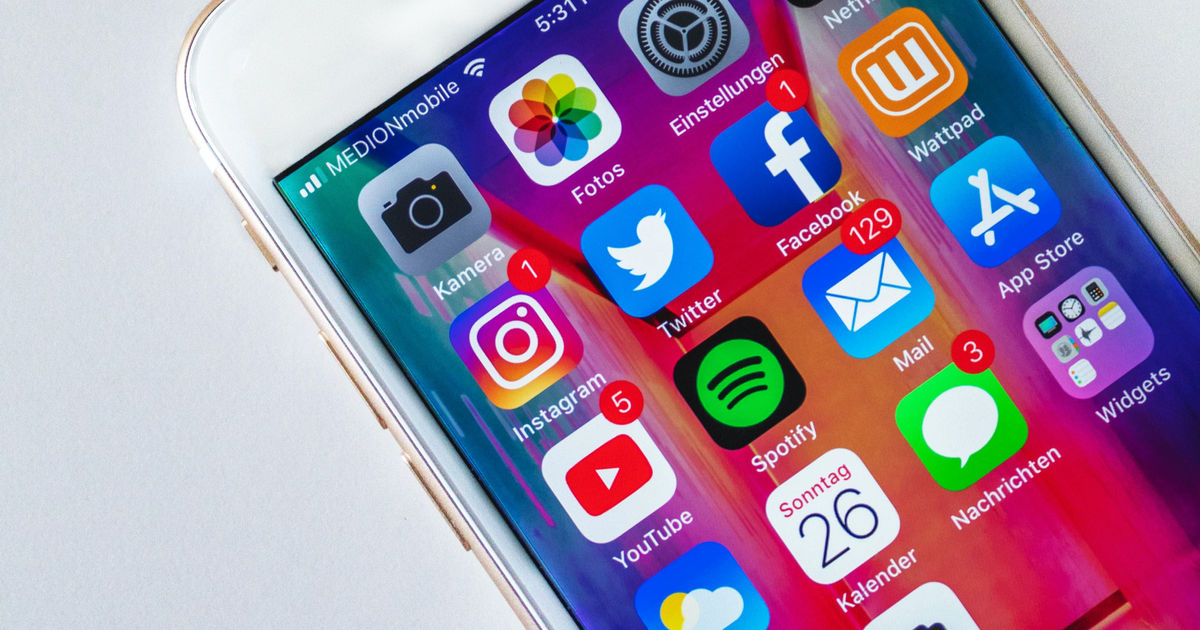 Social media apps on iPhone for business page creation